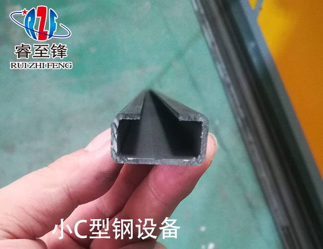C型鋼設(shè)備廠家